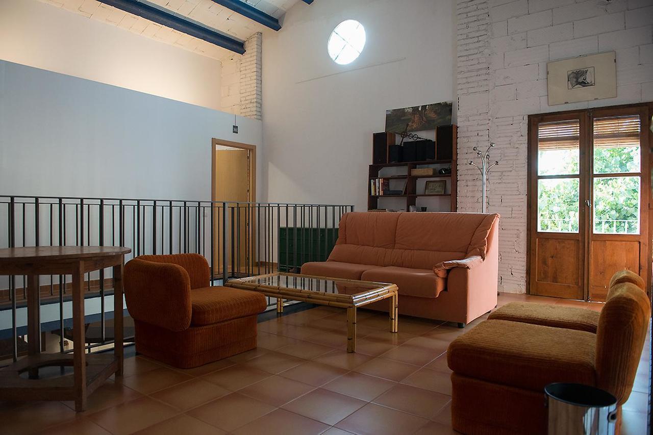 Crux Albergue Adahuesca Kültér fotó